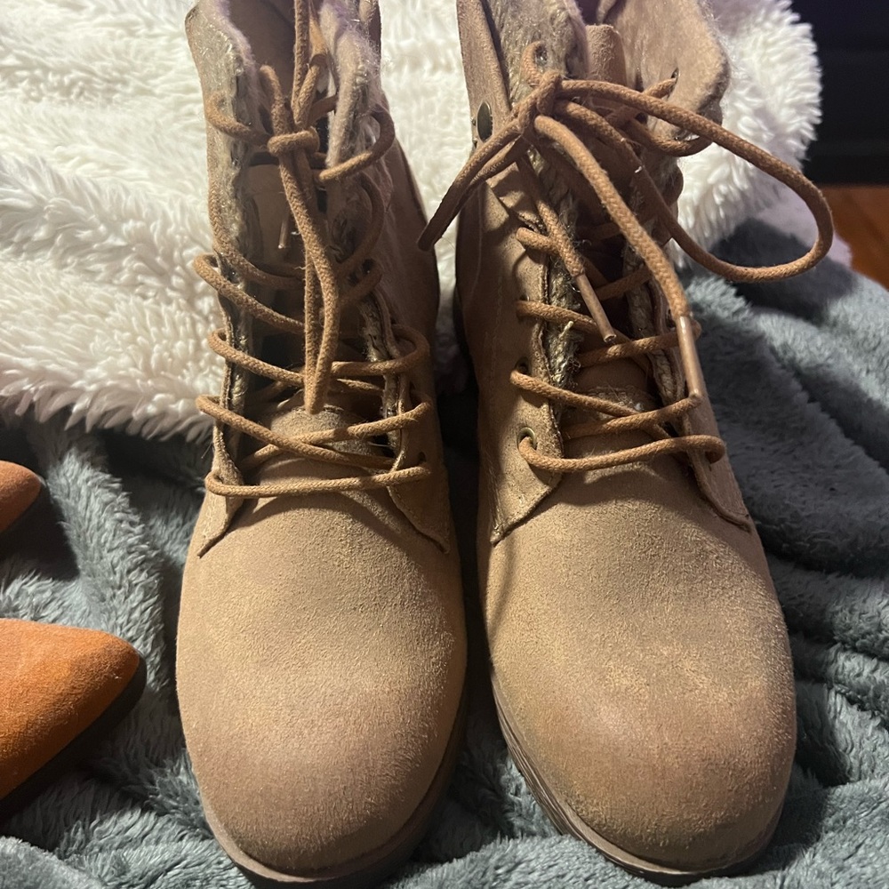 Rock & Candy Women's Brown Lace-Up Boots